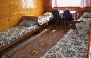 Гостиница Гостиница Мезон Брянск Место в четырехместном номере-2